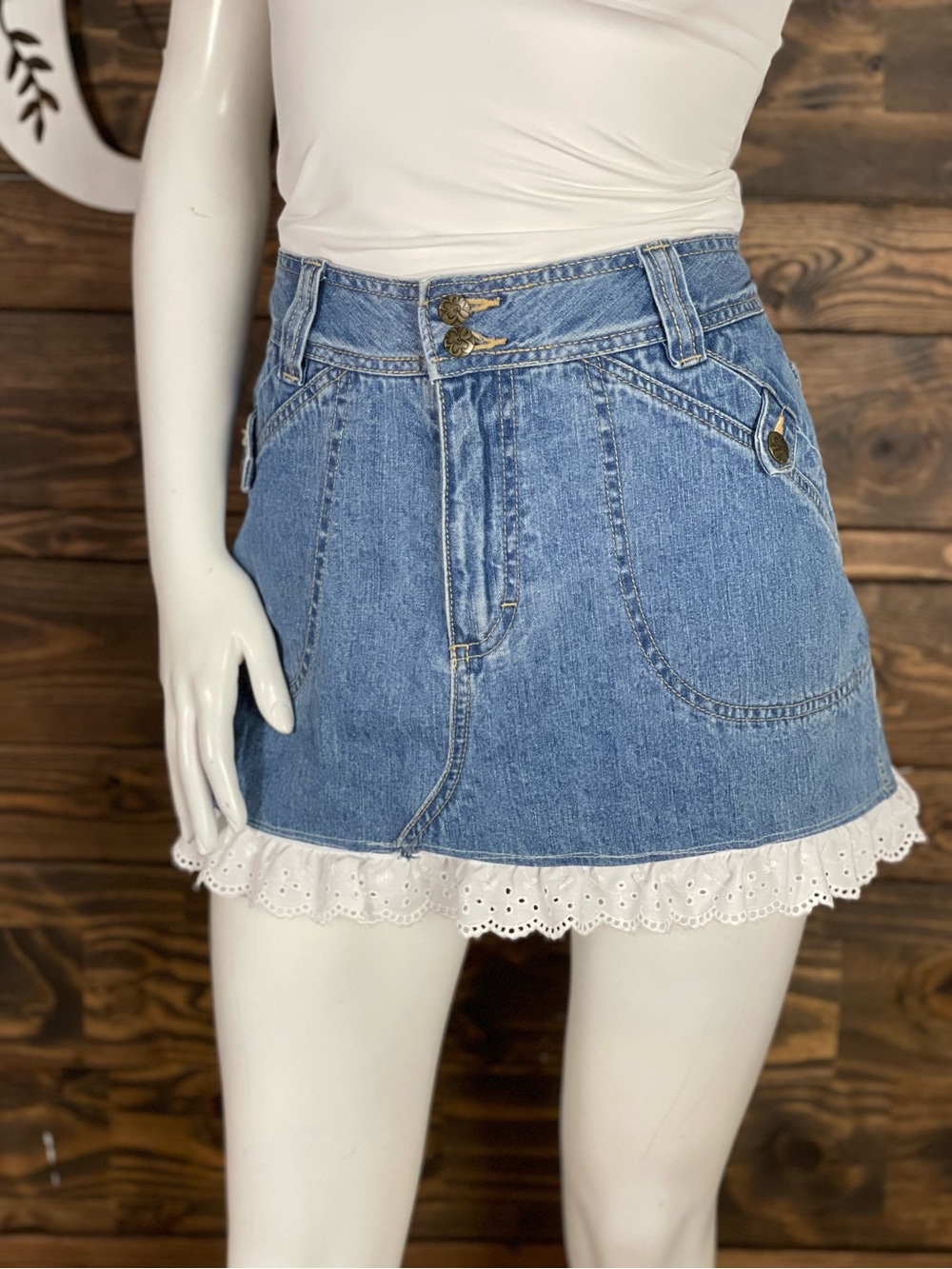 Westport Vintage Denim‎ Mini Skirt Scalloped Eyelet Lace Medium Wash Cargo Skirt